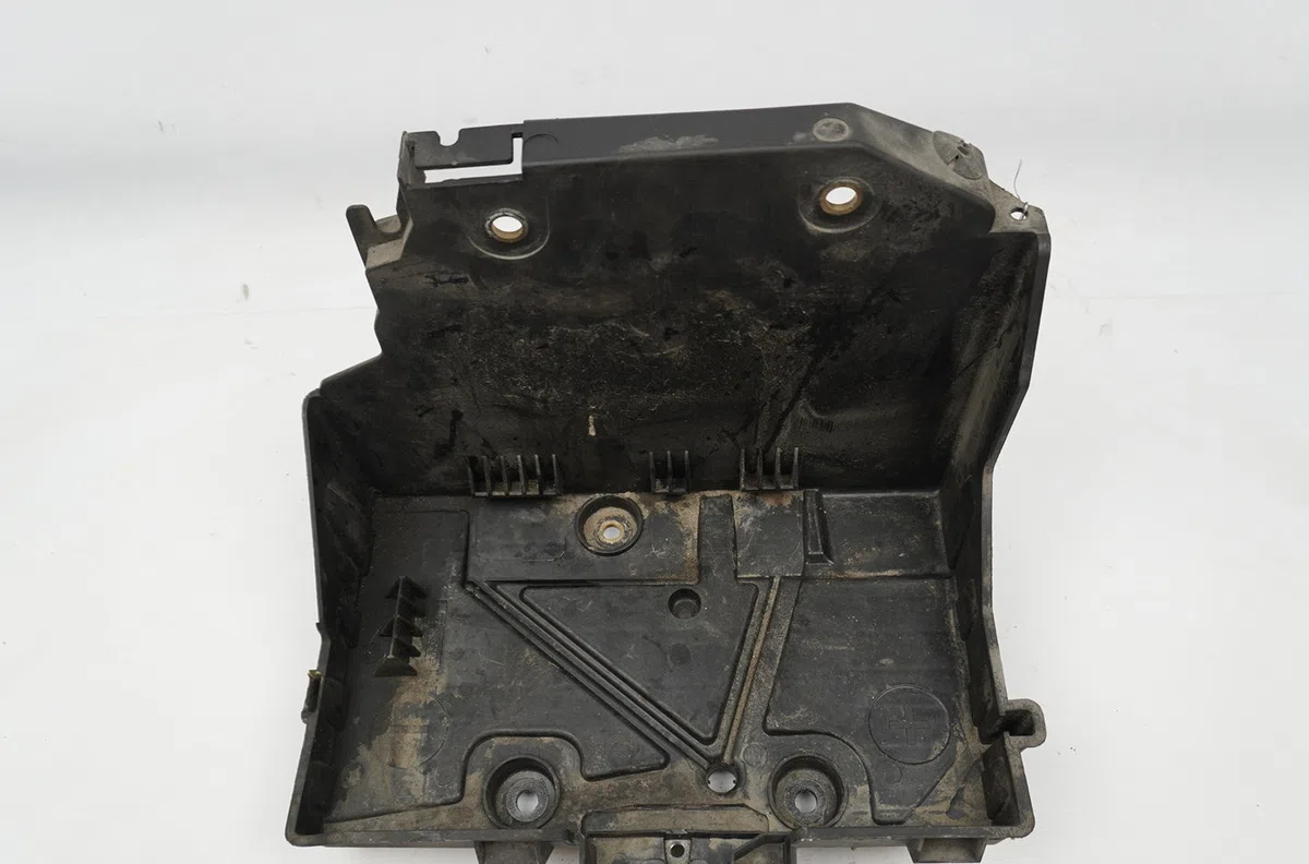 Boitier de batterie de traction Renault KANGOO - GRAND KANGOO II (KW0-1_) 1.5 dci 85 (kw0k, kw0l, kw0b) (2008) 4 portes 