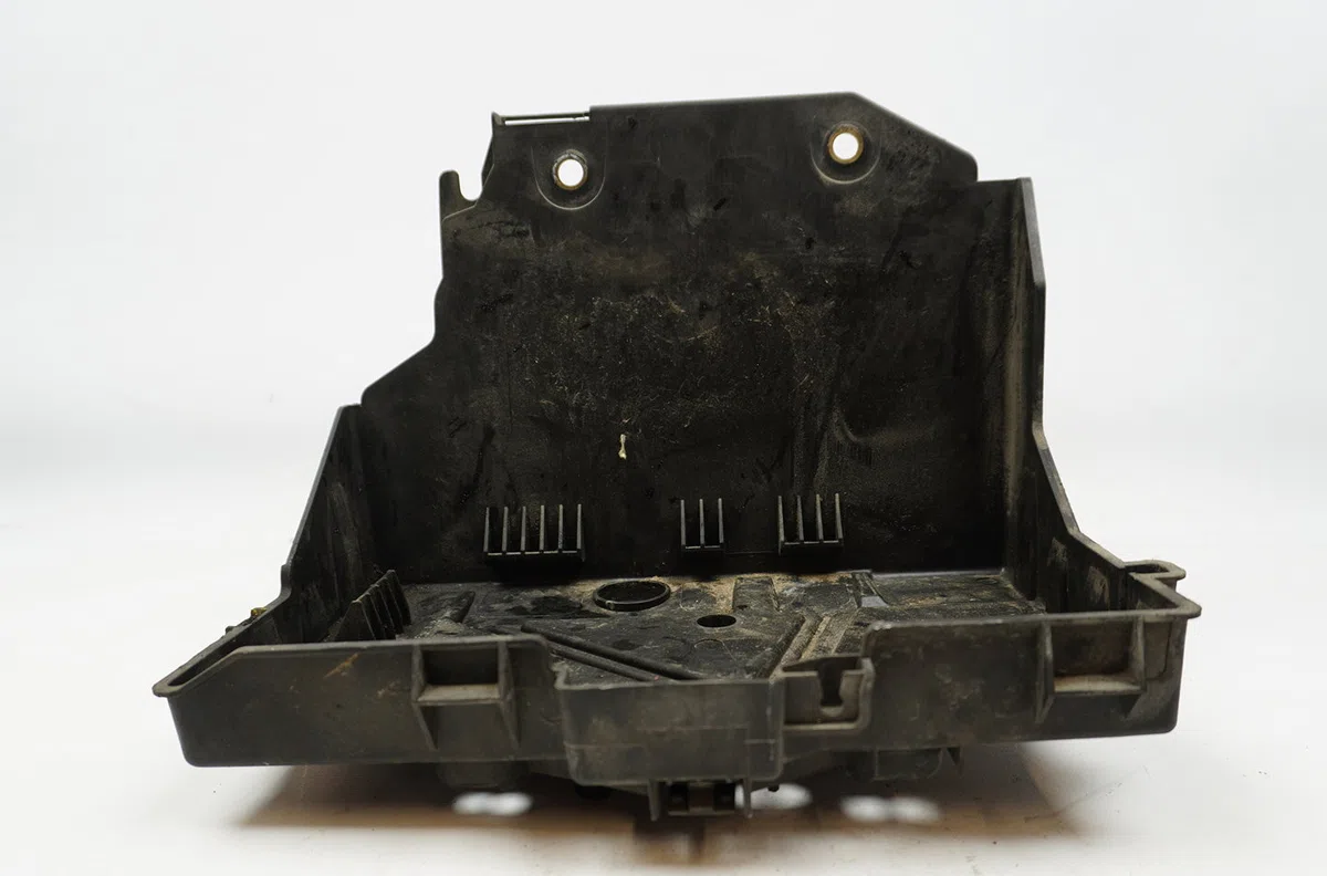 Boitier de batterie de traction Renault KANGOO - GRAND KANGOO II (KW0-1_) 1.5 dci 85 (kw0k, kw0l, kw0b) (2008) 4 portes 