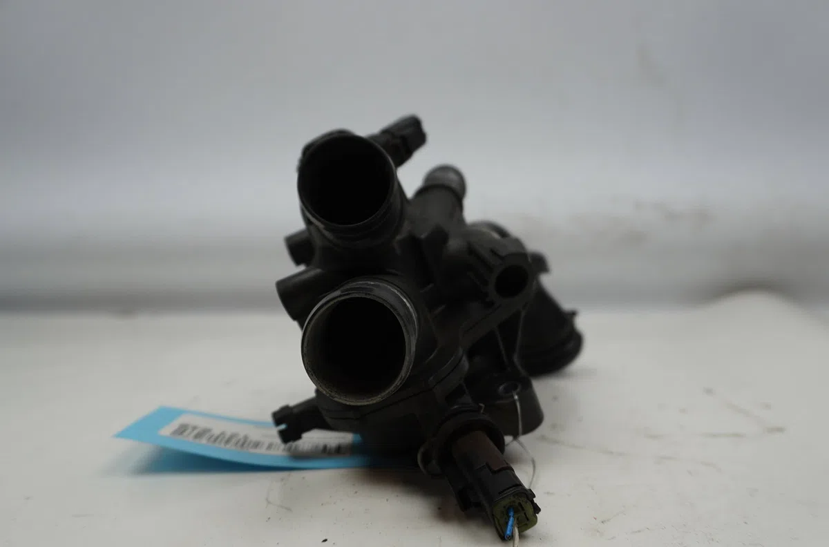Boitier eau culasse Peugeot 207-207 (WA_, WC_) 1.4 16v (2006-2013) 3 portes occasion — photo 4