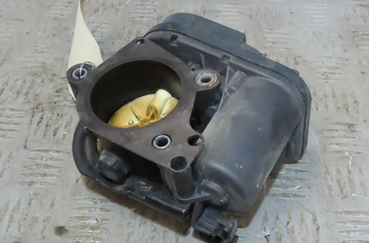 Boitier papillon Citroen C3 I (FC_, FN_) 1.6 16v (2002-2010) 5 portes occasion — photo 4