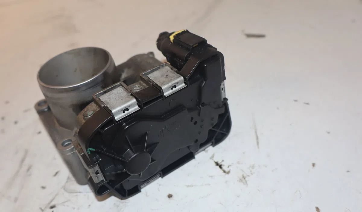 Boitier papillon Fiat PANDA (169_) 1.2 (169axf2a, 169axf1a) (2010-2013) occasion — photo 3