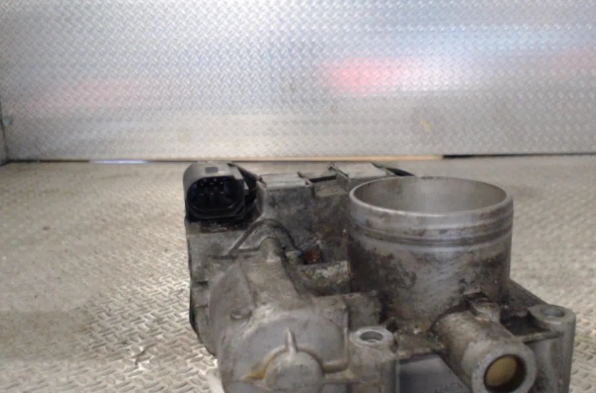 Boitier papillon Fiat PANDA (169_) 1.2 (169axf2a, 169axf1a) (2010-2013) occasion — photo 3