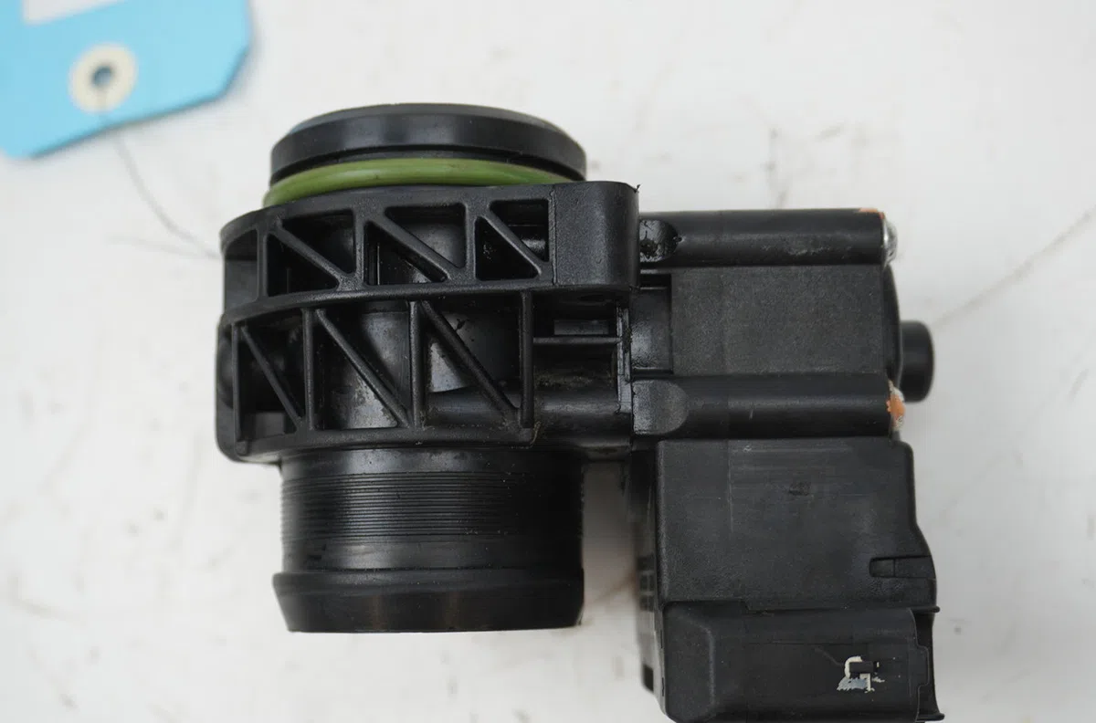 Boitier papillon Ford FIESTA VI (CB1, CCN) 1.4 tdci (2010-2012) 3 portes occasion — photo 2