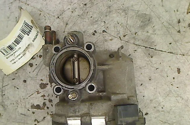 Boitier papillon Opel CORSA C (X01) 1.2 (f08, f68) (2000-2009) occasion — photo 3