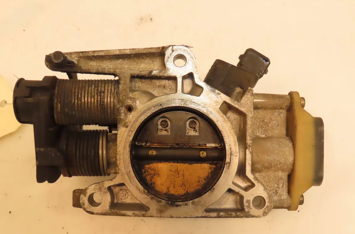 Boitier papillon Peugeot 306 3-5 portes (7A, 7C, N3, N5) 1.6 (1993-2000) occasion