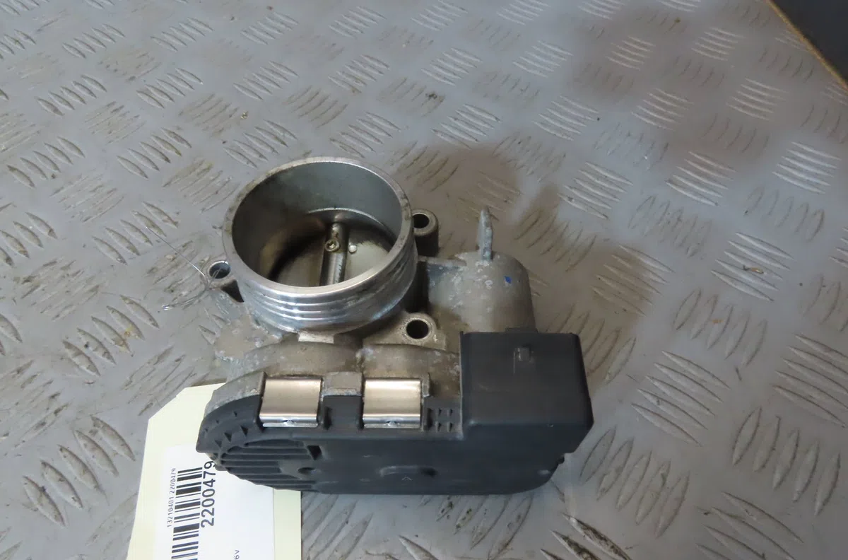 Boitier papillon Peugeot 307 (3A-C) 1.6 16v (2000-2007) 5 portes occasion — photo 2