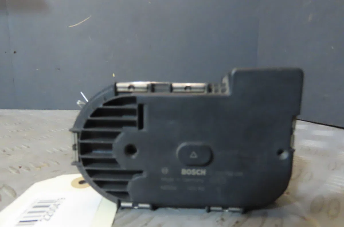 Boitier papillon Peugeot 307 (3A-C) 1.6 16v (2000-2007) 5 portes occasion — photo 3