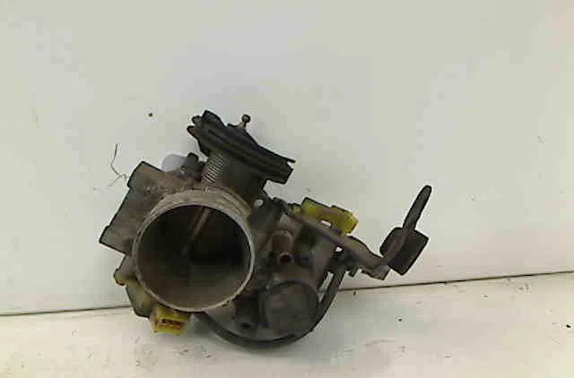 Boitier papillon PEUGEOT 605 1996 occasion — photo 2