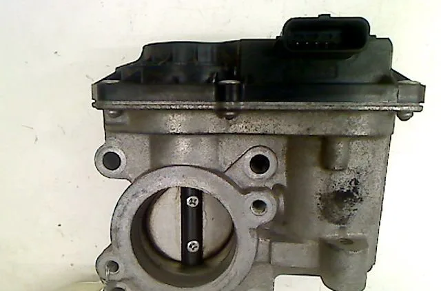 Boitier papillon Renault CLIO III Grandtour (KR0-1_) 1.2 16v (2010-2012) occasion