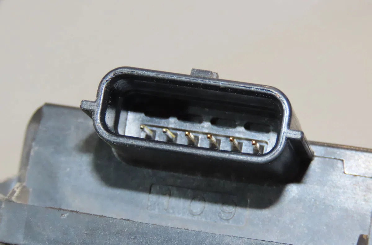 Boitier papillon Renault TWINGO II (CN0_) 1.2 16v (cn04, cn0a, cn0b) (2007-2014) 3 portes occasion — photo 4