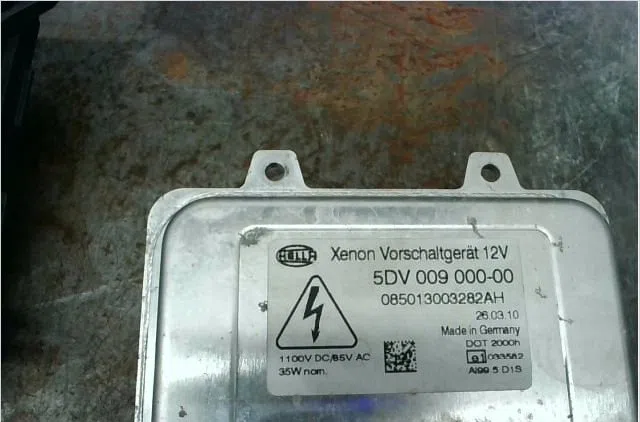 Boitier xenon phare d Volkswagen GOLF VI (5K1) 1.4 tsi (2008-2012) occasion — photo 4