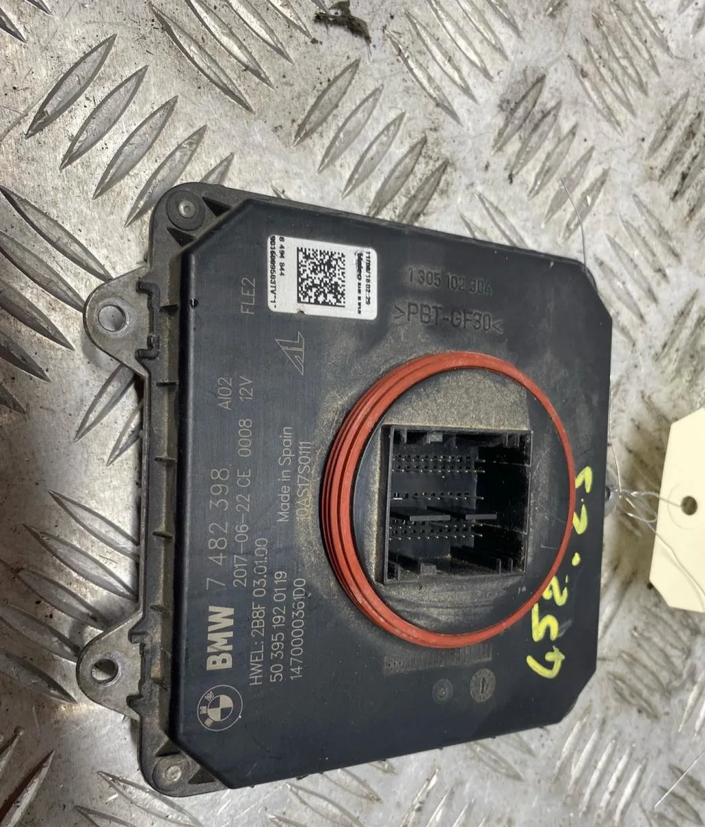 Boitier xenon phare g MINI MINI 3 F56 PHASE 1 occasion