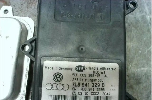 Boitier xenon phare g Volkswagen GOLF VI (5K1) 1.4 tsi (2008-2012) occasion — photo 2