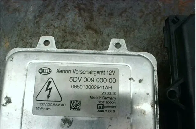 Boitier xenon phare g Volkswagen GOLF VI (5K1) 1.4 tsi (2008-2012) occasion — photo 3
