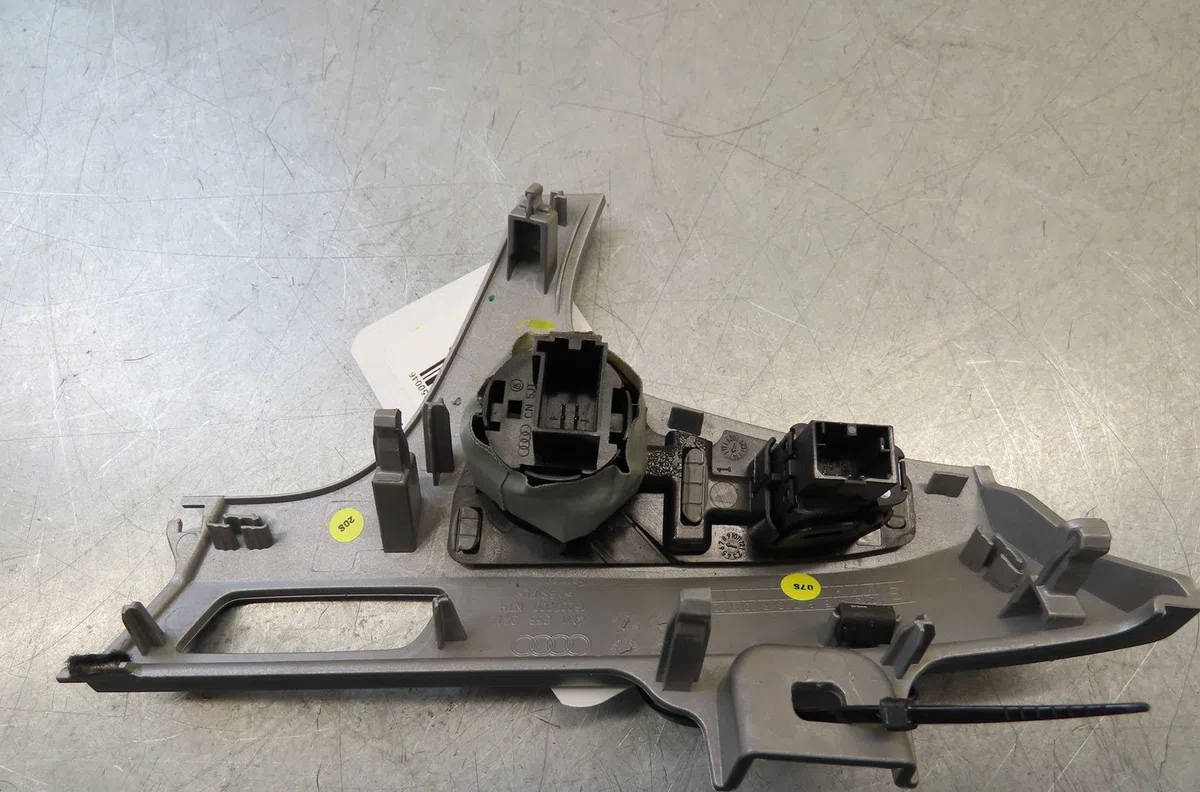 Bouton de demarrage start-stop AUDI Q7 occasion — photo 2