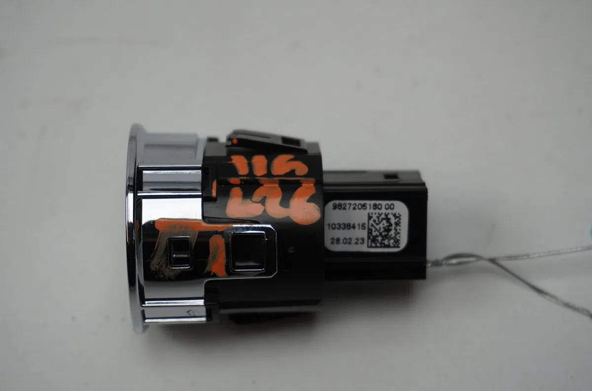 Bouton de demarrage start-stop Citroen C3 III (SX) 1.2 puretech 82 (2018) 5 portes occasion