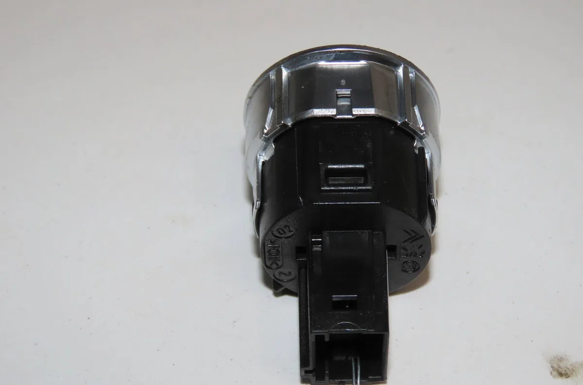 Bouton de demarrage start-stop Citroen C4 PICASSO II 1.6 hdi - bluehdi 115 (2013) 5 portes occasion — photo 2