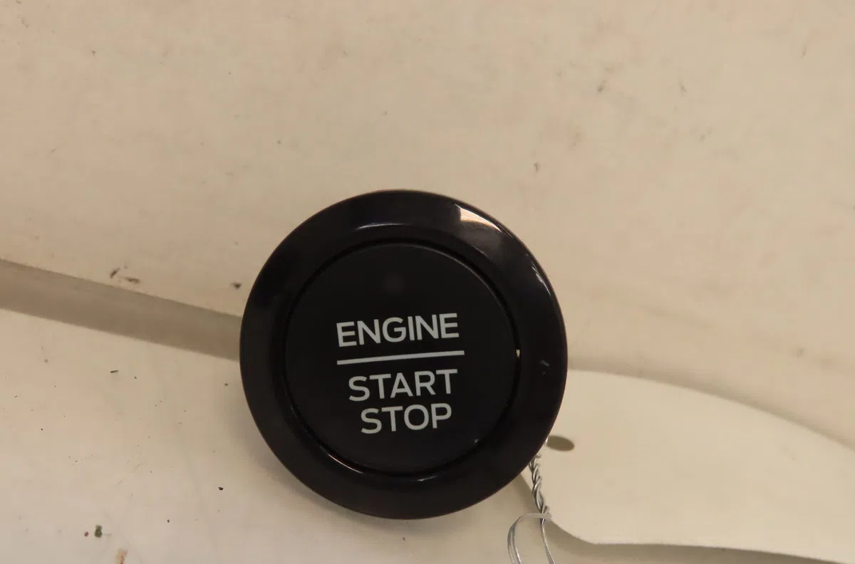 Bouton de demarrage start-stop Ford PUMA (J2K, CF7) 1.0 ecoboost mhev (2019) occasion