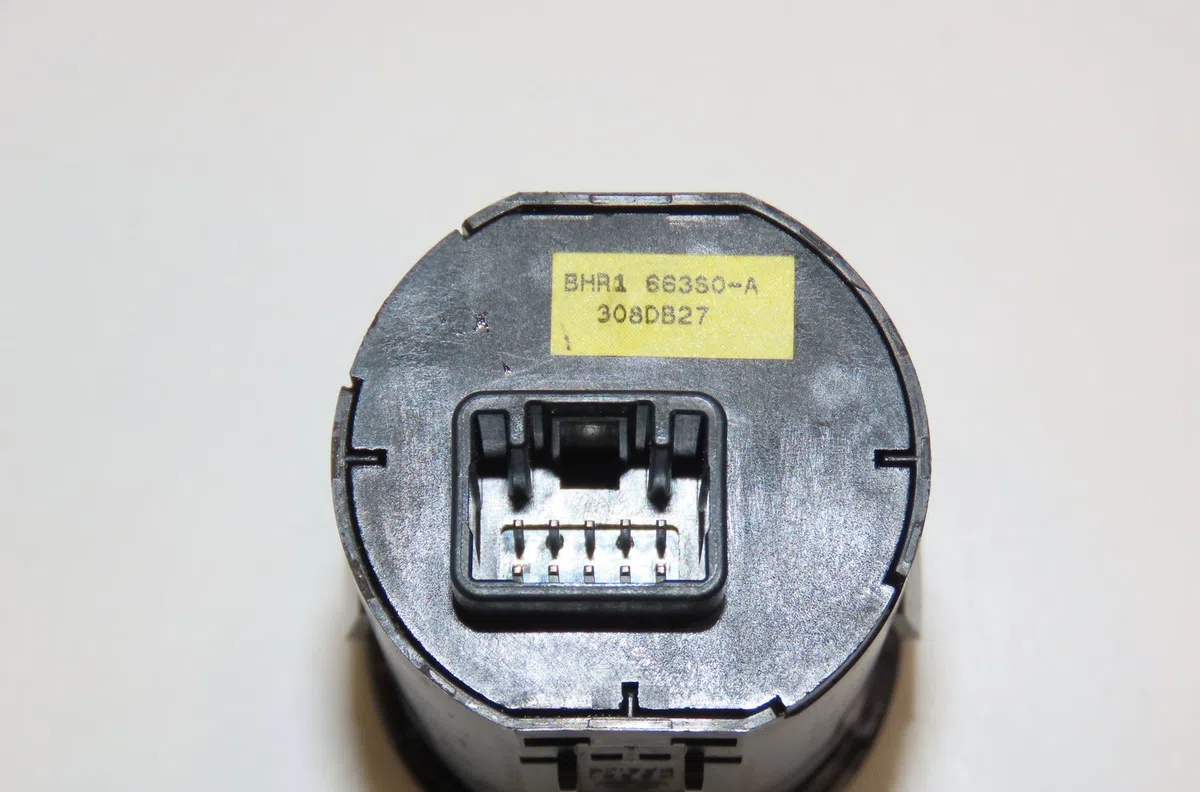 Bouton de demarrage start-stop Mazda 3 (BM, BN) 2.0 (2013-2019) occasion — photo 2