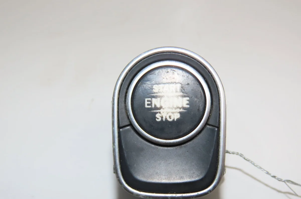 Bouton de demarrage start-stop Mercedes-benz SPRINTER 4-t Camionnette (B907, B910) 414 cdi rwd (907.643, 907.645, 907.647) (2018) occasion