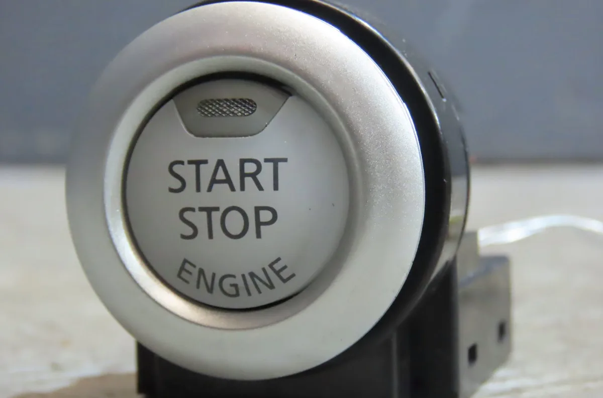 Bouton de demarrage start-stop Nissan JUKE (F15) 1.2 dig-t (2014) occasion