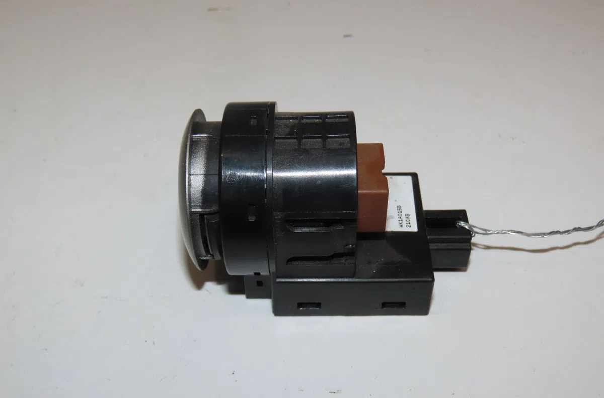 Bouton de demarrage start-stop Nissan JUKE (F15) 1.6 (2010) 5 portes occasion — photo 2