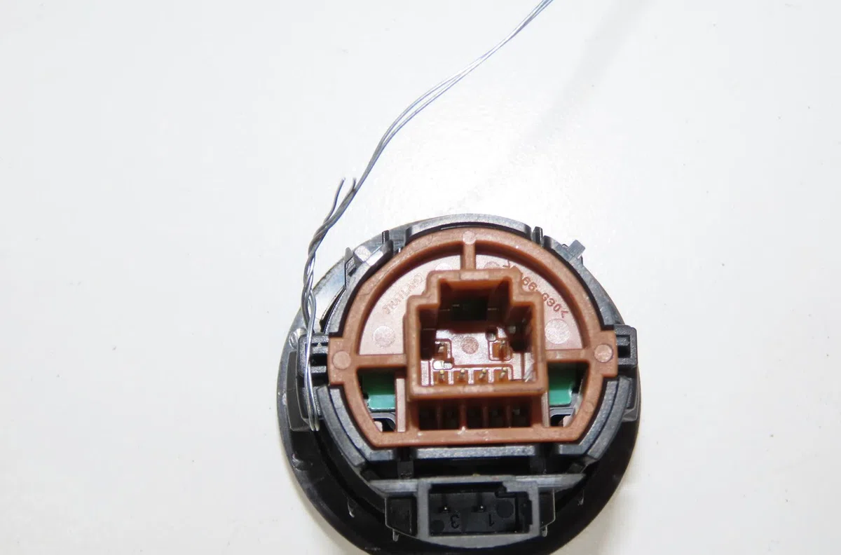 Bouton de demarrage start-stop Nissan QASHQAI II SUV (J11, J11_) 1.5 dci (2013) 5 portes occasion — photo 2