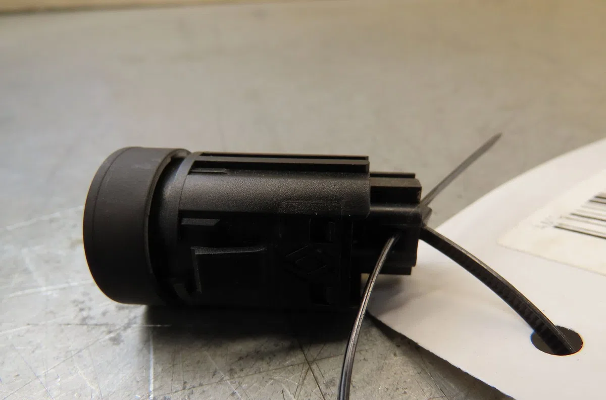 Bouton de demarrage start-stop Renault CAPTUR II (HF_) Tce 160 (hfn1) (2020) occasion — photo 2