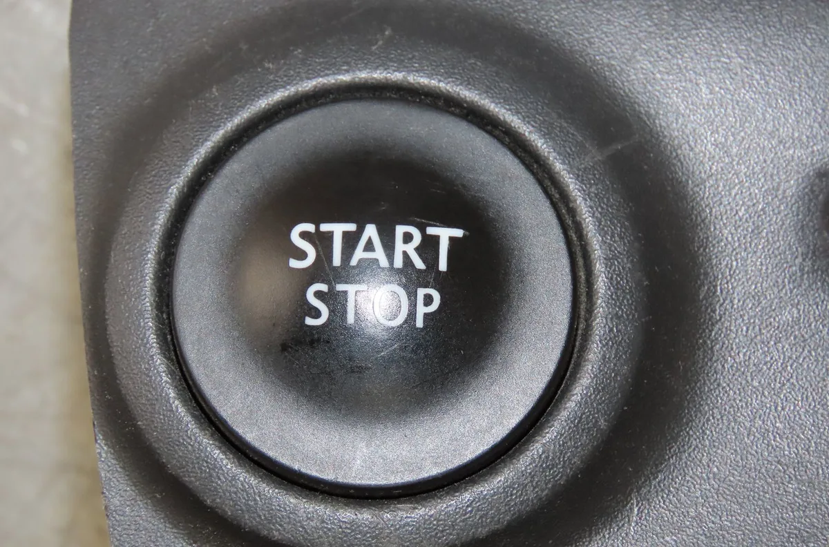 Bouton de demarrage start-stop RENAULT CLIO IV  1.5 DCI 90ch occasion