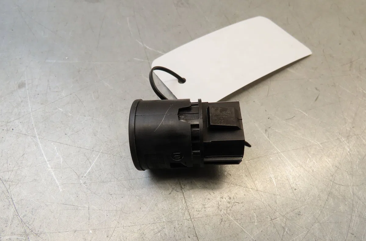 Bouton de demarrage start-stop Renault CLIO IV (BH_) 0.9 tce 90 (2012) 5 portes occasion — photo 2