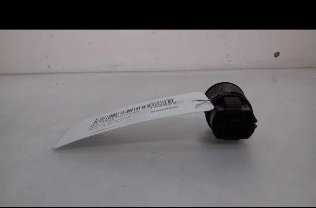 Bouton de demarrage start-stop Renault CLIO IV (BH_) 1.5 dci 75 (2012) 5 portes occasion — photo 2
