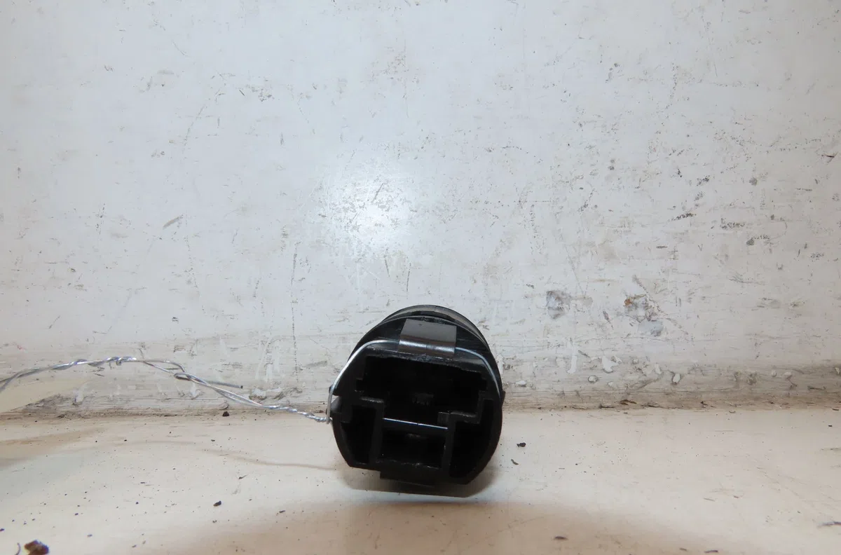 Bouton de demarrage start-stop Renault CLIO IV (BH_) 1.5 dci 90 (2012) 5 portes occasion — photo 2