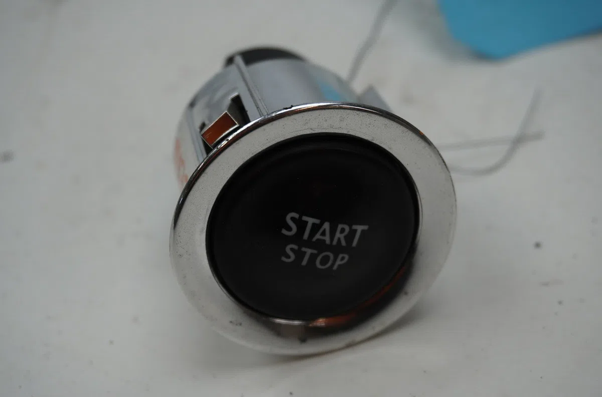 Bouton de demarrage start-stop Renault GRAND SCÉNIC III (JZ0-1_) 1.6 dci (jz00, jz12) (2011) 5 portes occasion