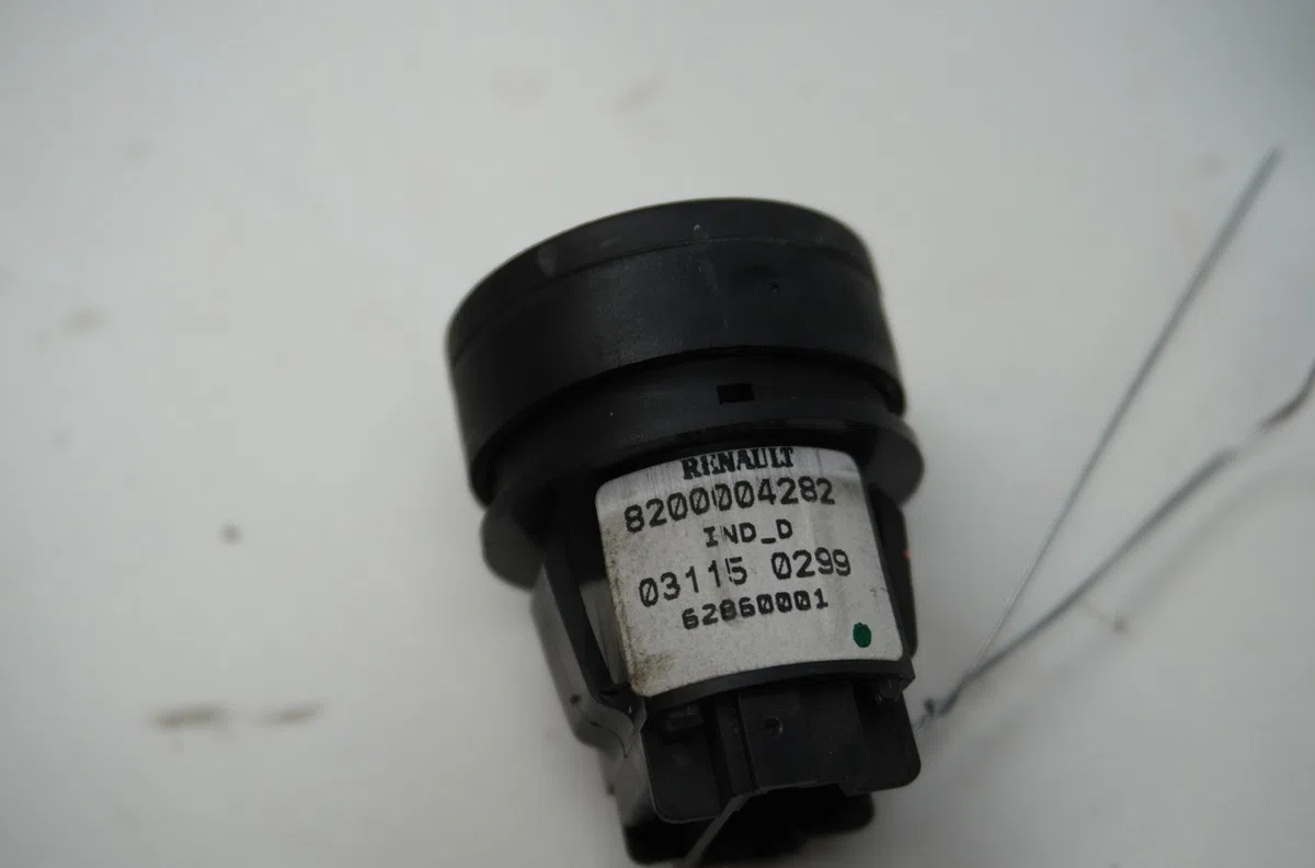 Bouton de demarrage start-stop Renault LAGUNA II Grandtour (KG0-1_) 2.2 dci (kg0f) (2001-2006) occasion — photo 4