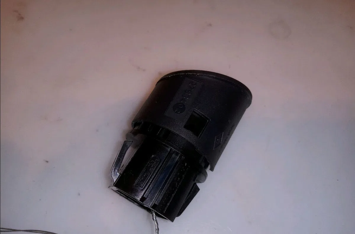 Bouton de demarrage start-stop Renault MEGANE II (BM0-1_, CM0-1_) 1.6 16v (bm0c, cm0c) (2002-2008) occasion — photo 2