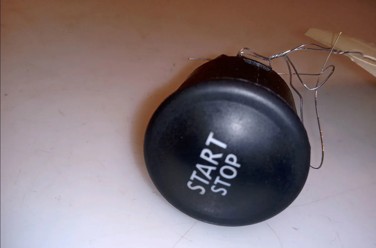 Bouton de demarrage start-stop Renault MEGANE III 3-5 portes (BZ0-1_, B3_) 1.4 tce (bz0f, bz1v) (2009) occasion