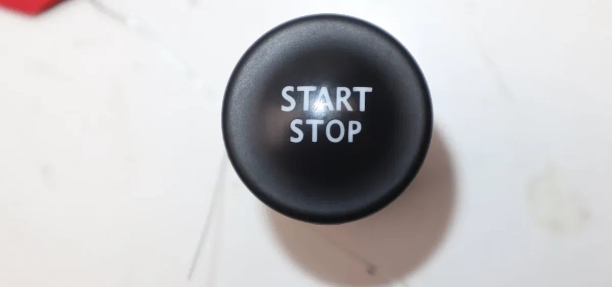 Bouton de demarrage start-stop Renault MEGANE III 3-5 portes (BZ0-1_, B3_) 1.4 tce (bz0f, bz1v) (2009) occasion