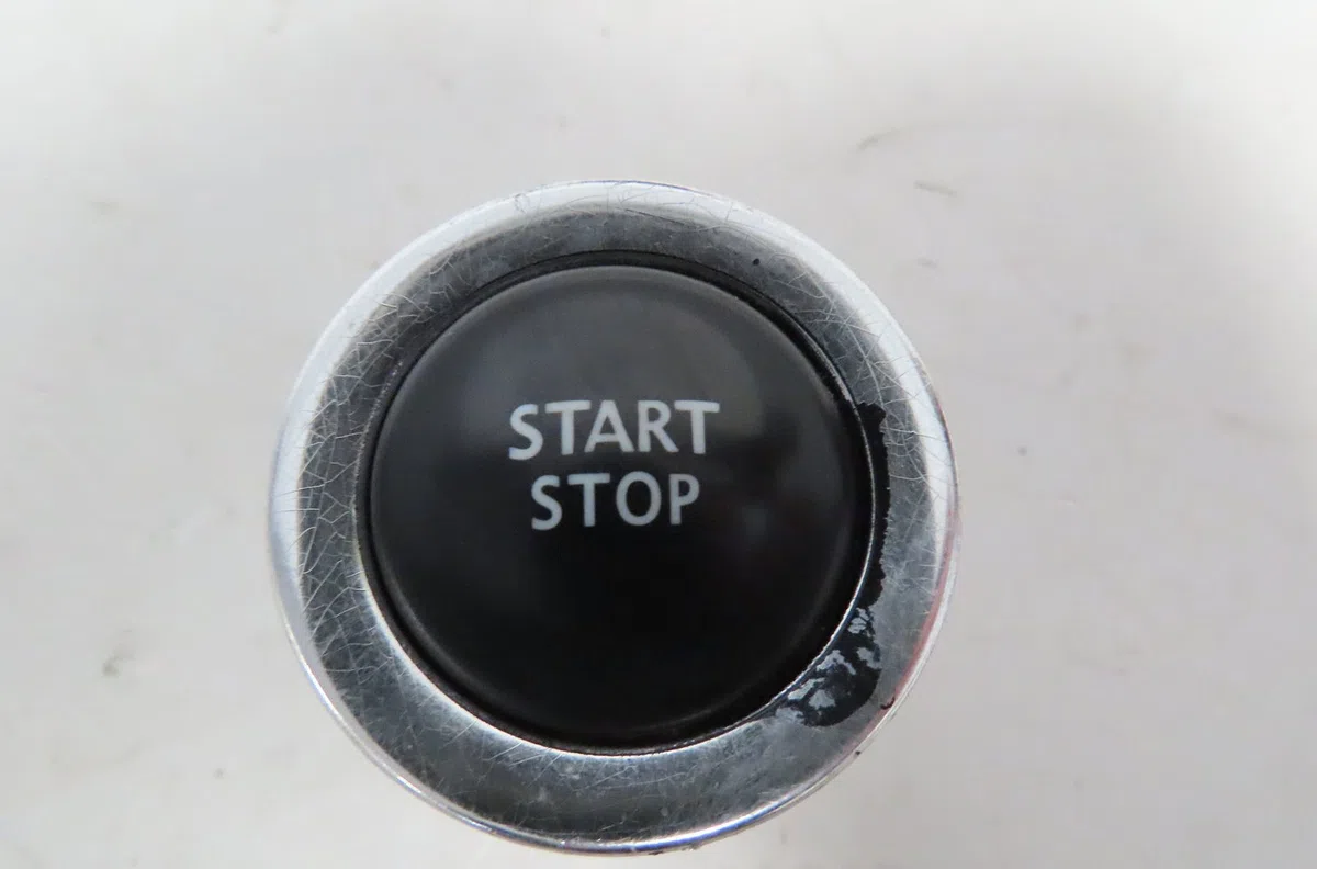 Bouton de demarrage start-stop Renault SCÉNIC III (JZ0-1_) 1.6 dci (jz00, jz12) (2011) 5 portes occasion