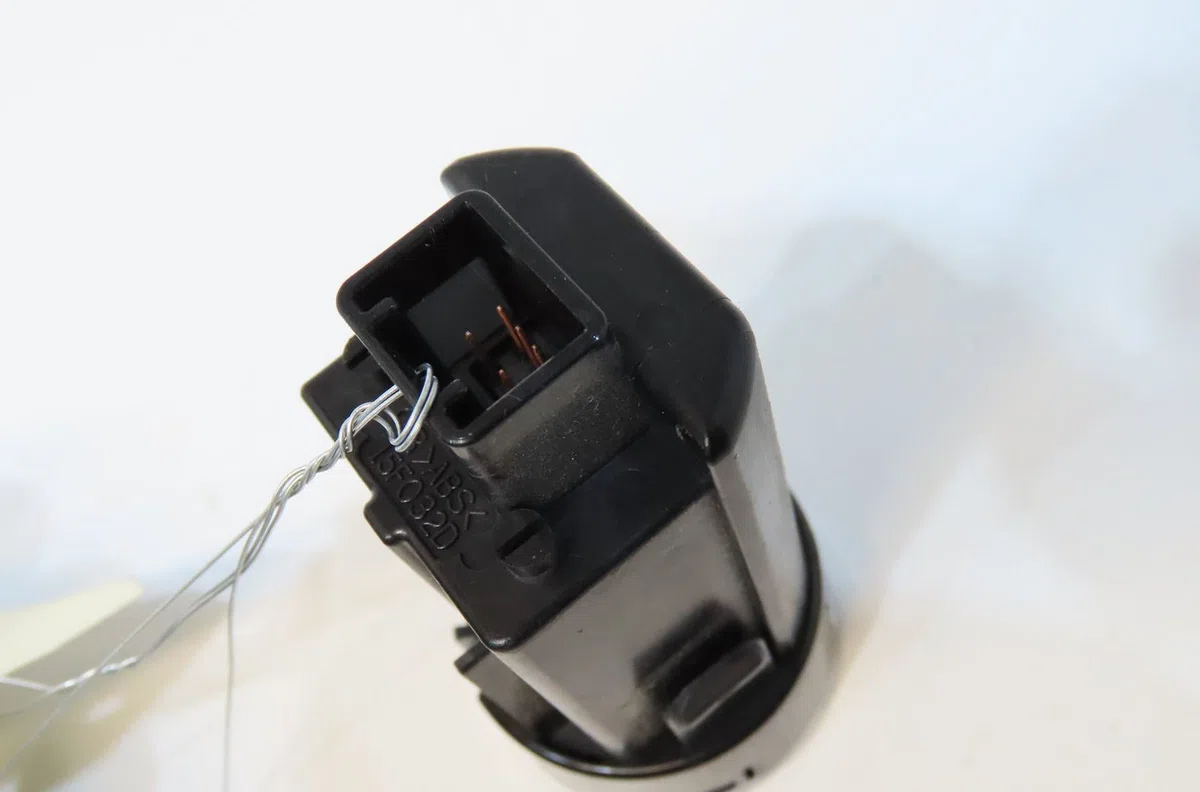 Bouton de demarrage start-stop Toyota AURIS (_E18_) 1.8 hybrid (zwe186_) (2012-2018) occasion