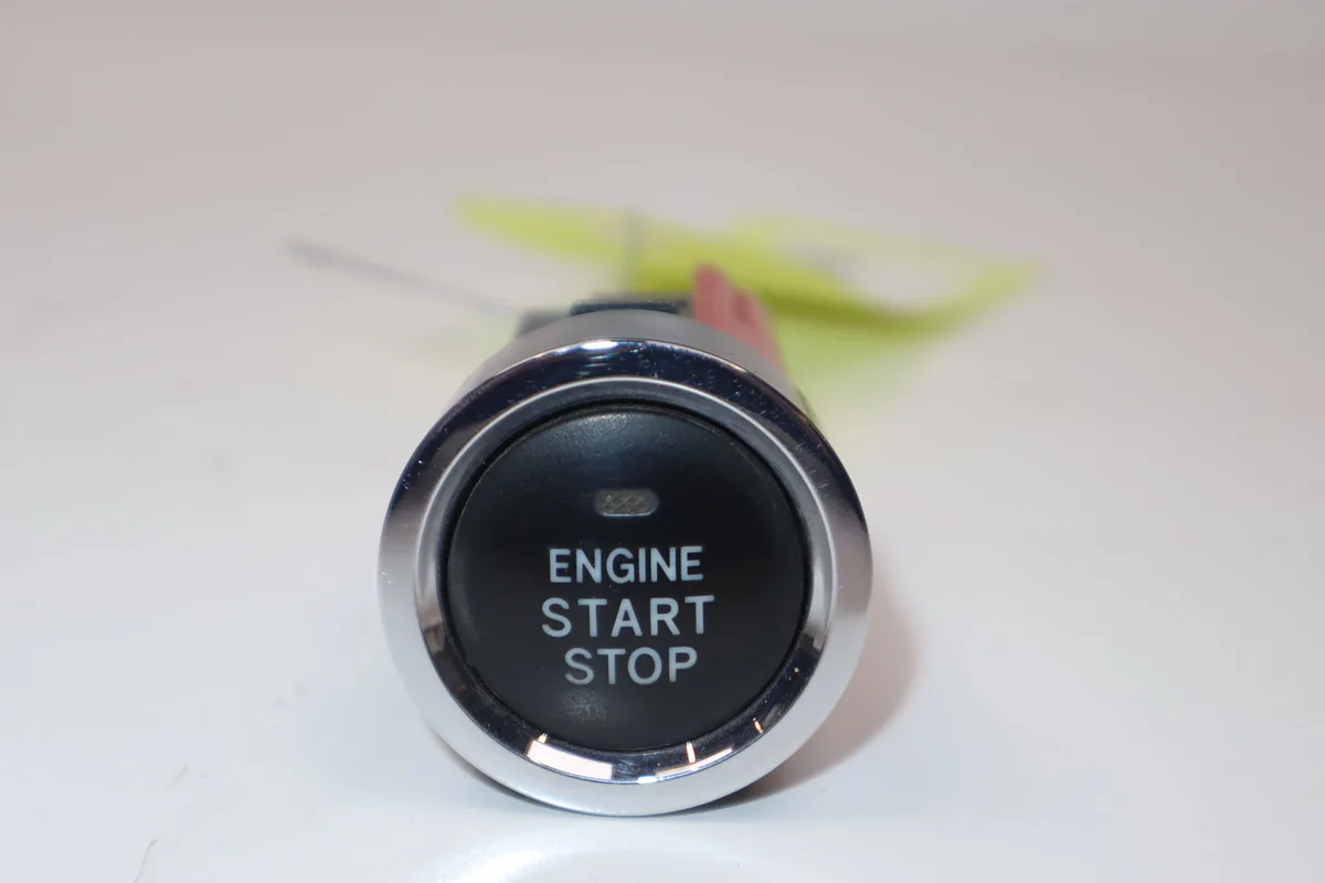 Bouton de demarrage start-stop Toyota VERSO (_R2_) 2.0 d-4d (aur20_) (2009-2018) occasion