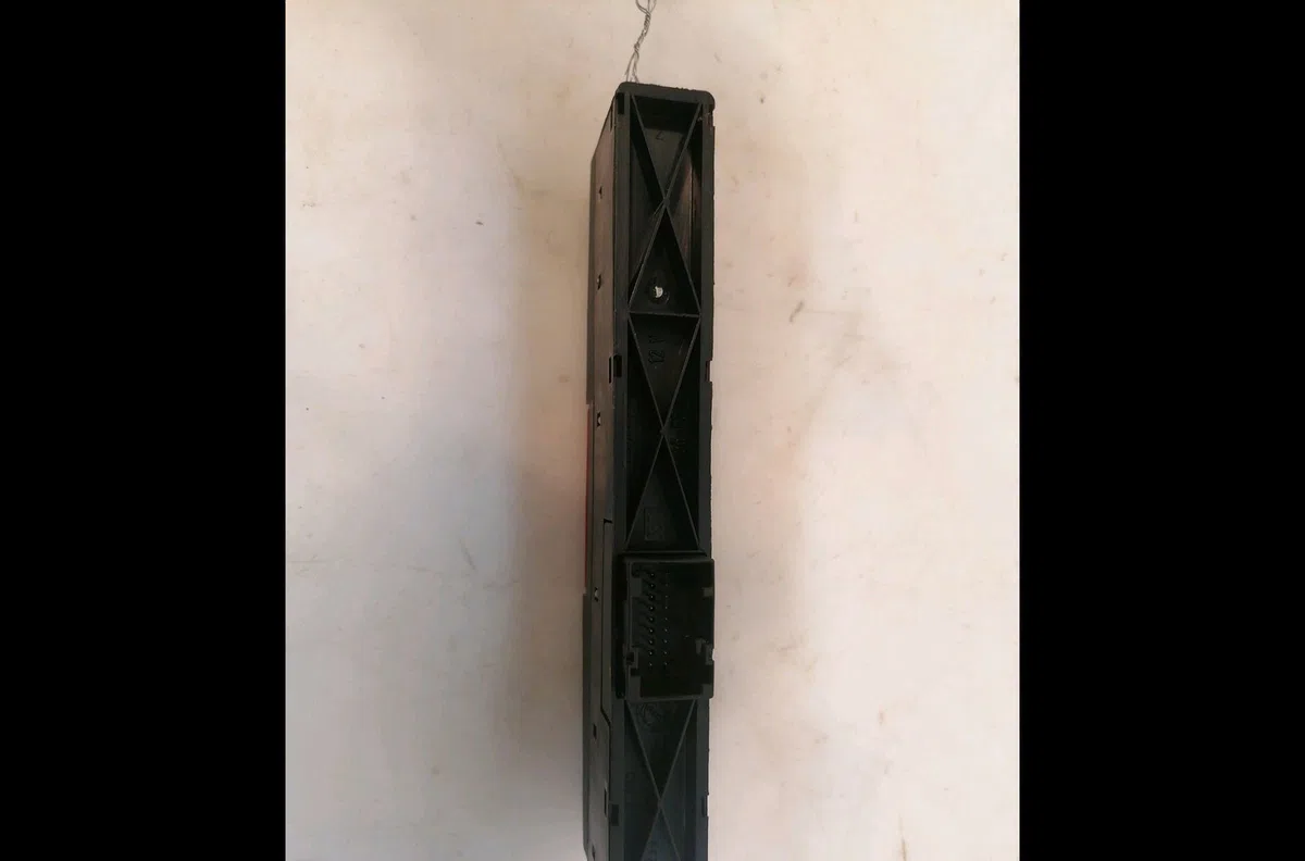 Bouton de warning Alfa romeo 147 (937_) 1.9 jtdm 16v (937.axn1b, 937.axz1b) (2008-2010) occasion