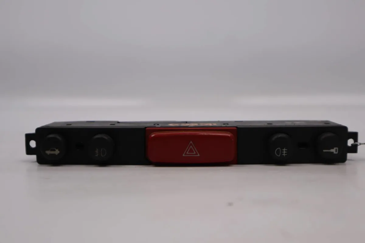 Bouton de warning Alfa romeo GT (937_) 1.9 jtd (937cxn1b) (2003-2010) 3 portes occasion