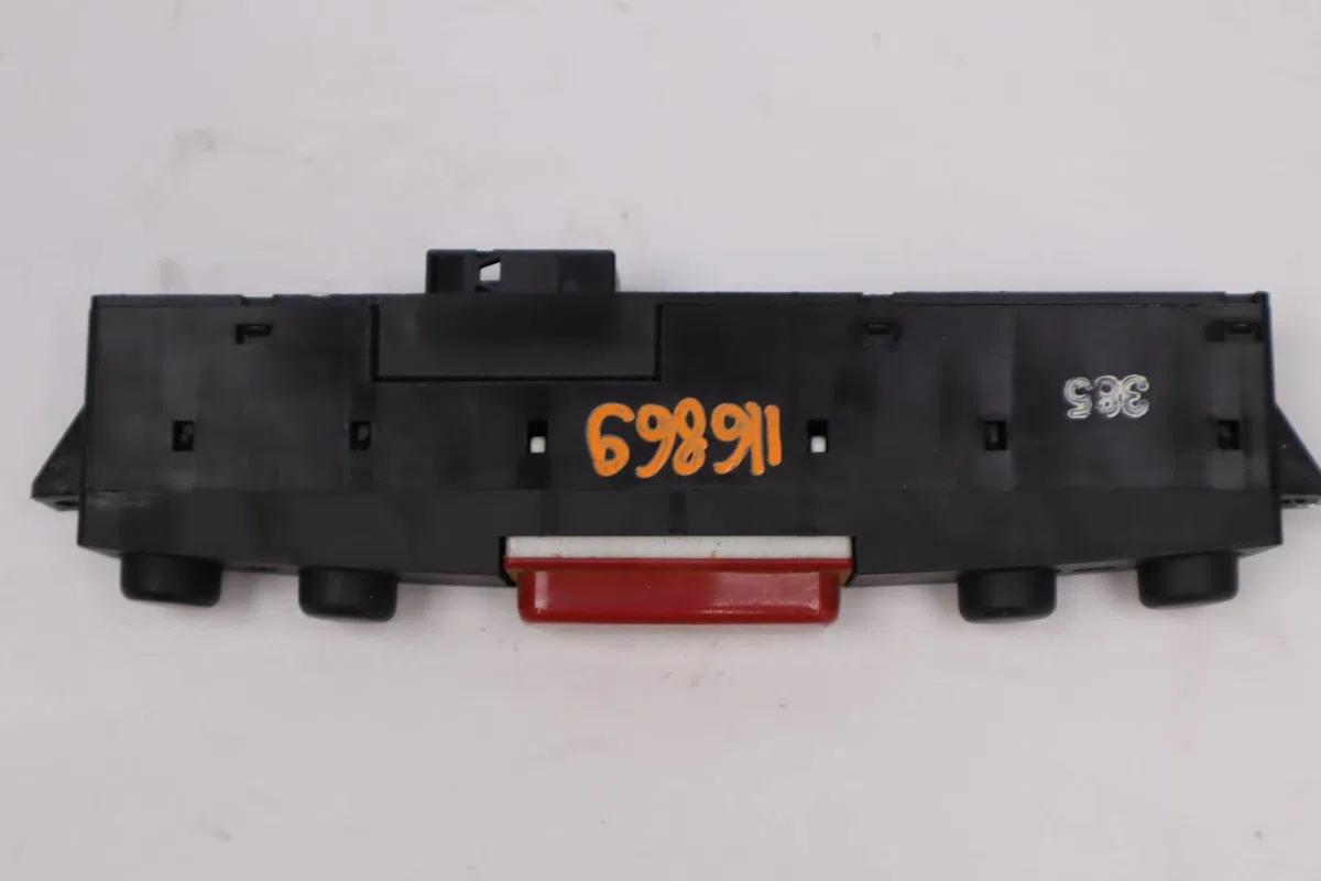 Bouton de warning Alfa romeo GT (937_) 1.9 jtd (937cxn1b) (2003-2010) 3 portes occasion