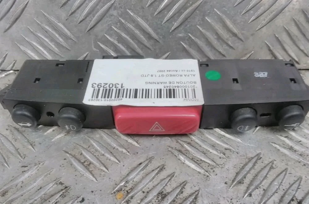 Bouton de warning Alfa romeo GT (937_) 1.9 jtd (937cxn1b) (2003-2010) 3 portes occasion