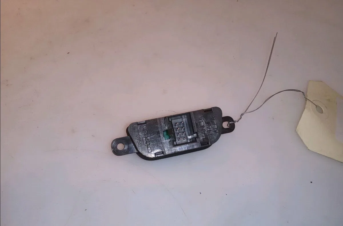 Bouton de warning Alfa romeo MITO (955_) 0.9 twinair (955axy1b) (2013-2018) occasion — photo 2