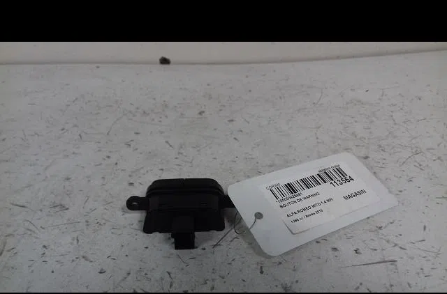 Bouton de warning Alfa romeo MITO (955_) 1.4 multiair (955axl1b) (2009-2013) occasion — photo 2
