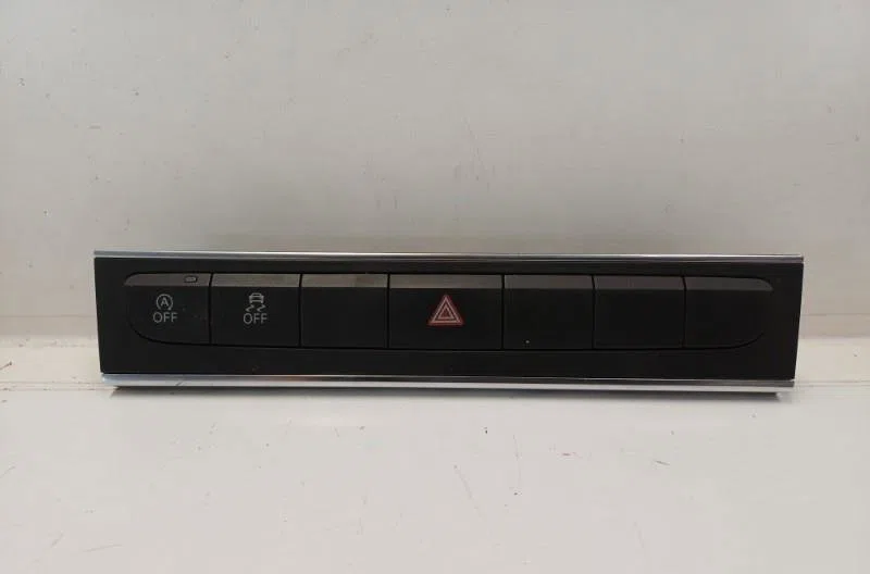 Bouton de warning AUDI A3 2 SPORTBACK PHASE 2 occasion — photo 2