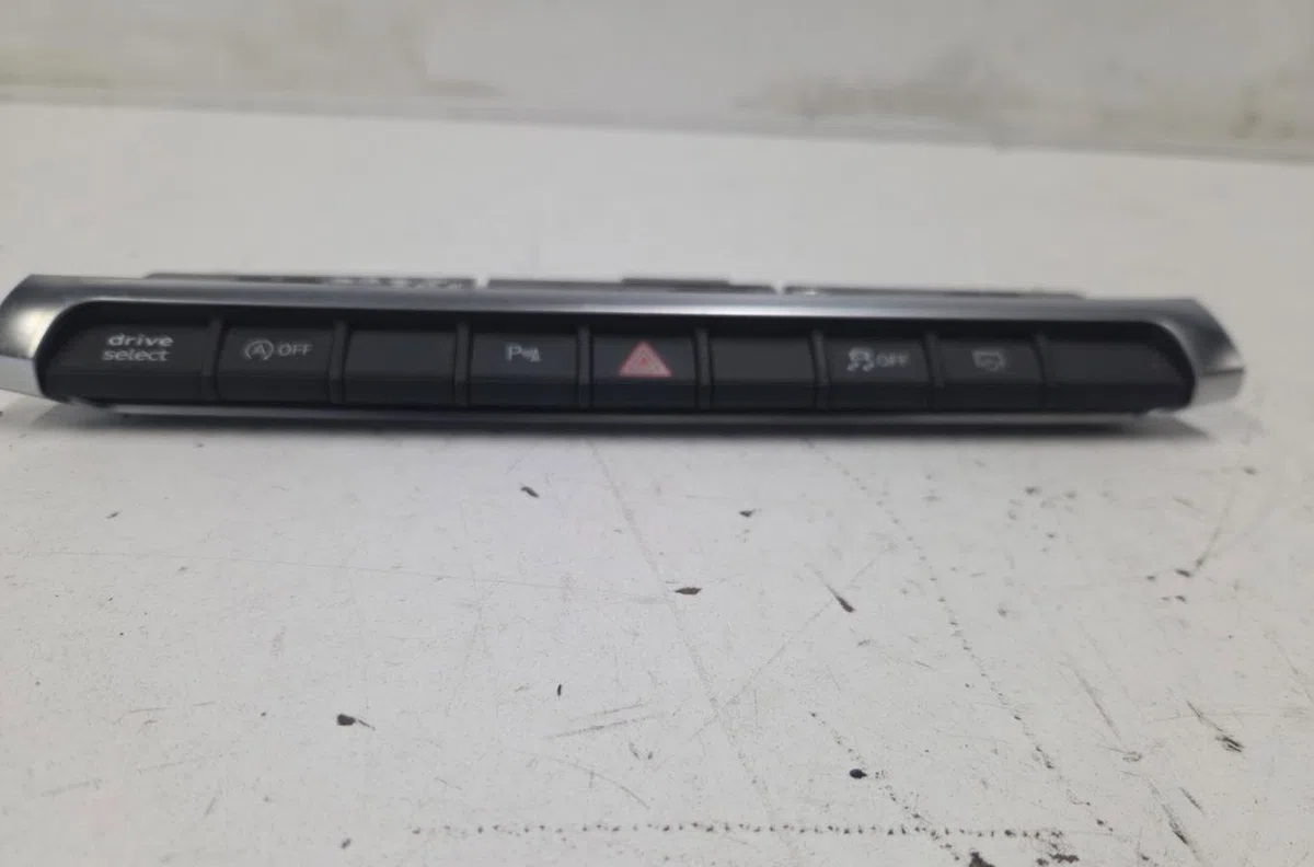 Bouton de warning AUDI A3 3 CABRIO PHASE 2 occasion — photo 2