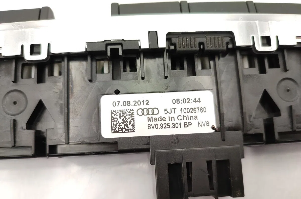 Bouton de warning AUDI A3 3 SPORTBACK PHASE 1 occasion — photo 3