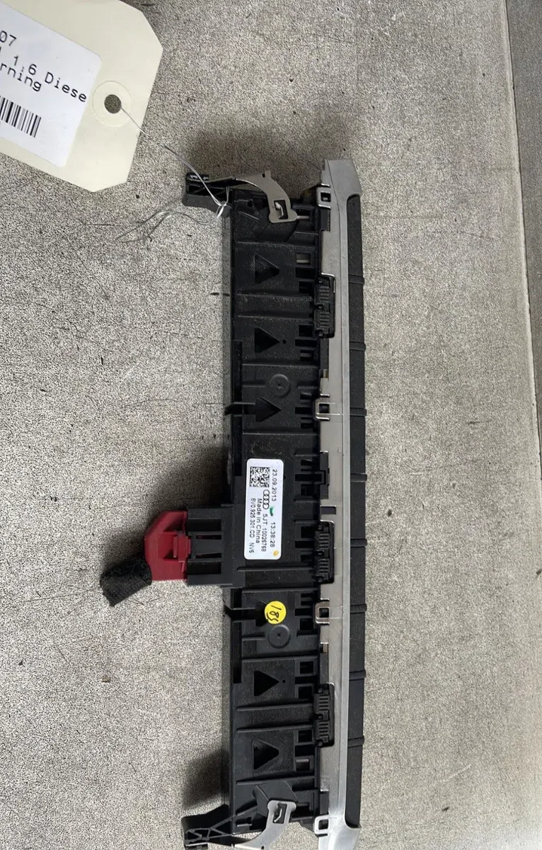 Bouton de warning Audi A3 (8V1, 8VK) 1.6 tdi (2013-2017) occasion — photo 2
